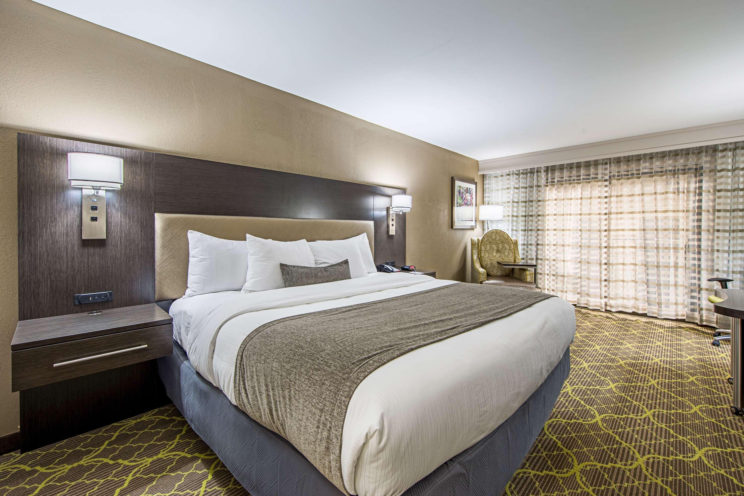 Best Western Plus Clemson Hotel & Conference Center Экстерьер фото